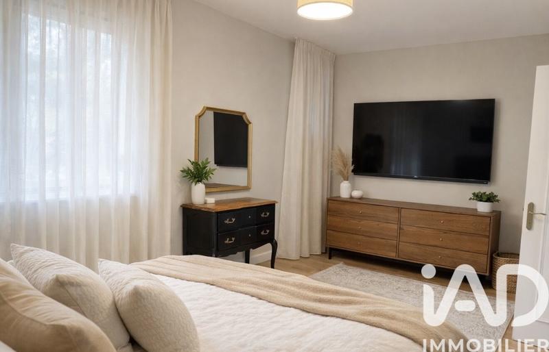 Maison - 196 m² - 8 pièces