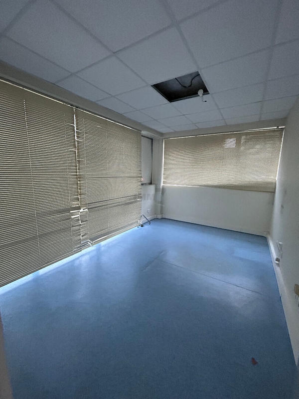 Bureau - 160 m² - 8 pièces