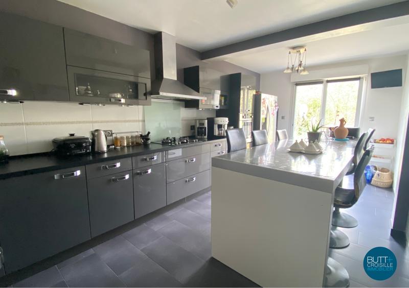 Maison - 180 m² - 7 pièces