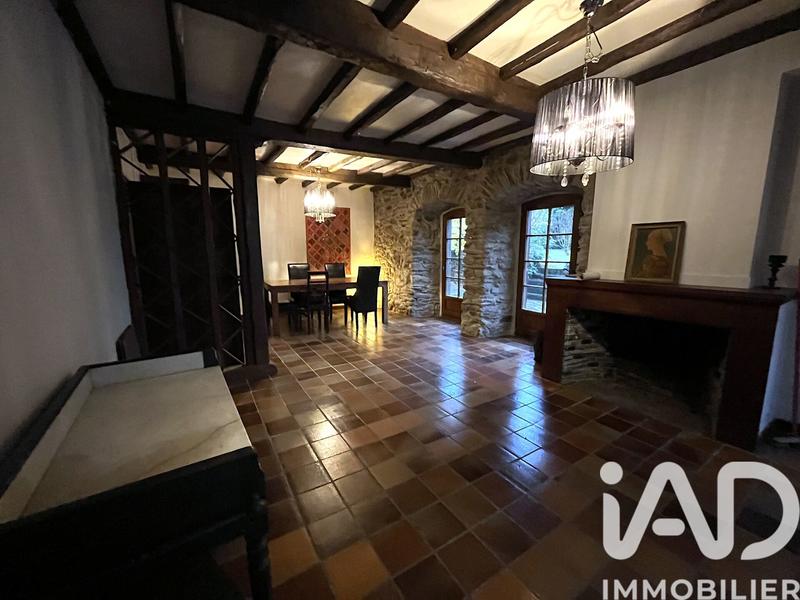 Maison de village - 250 m² - 12 pièces