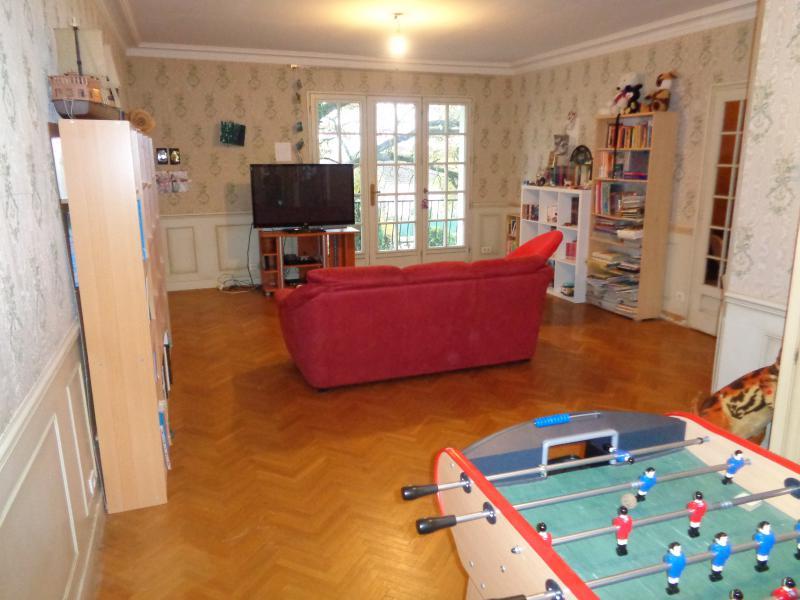 Maison - 216 m² - 10 pièces