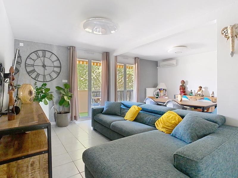 Appartement - 85 m² - 4 pièces