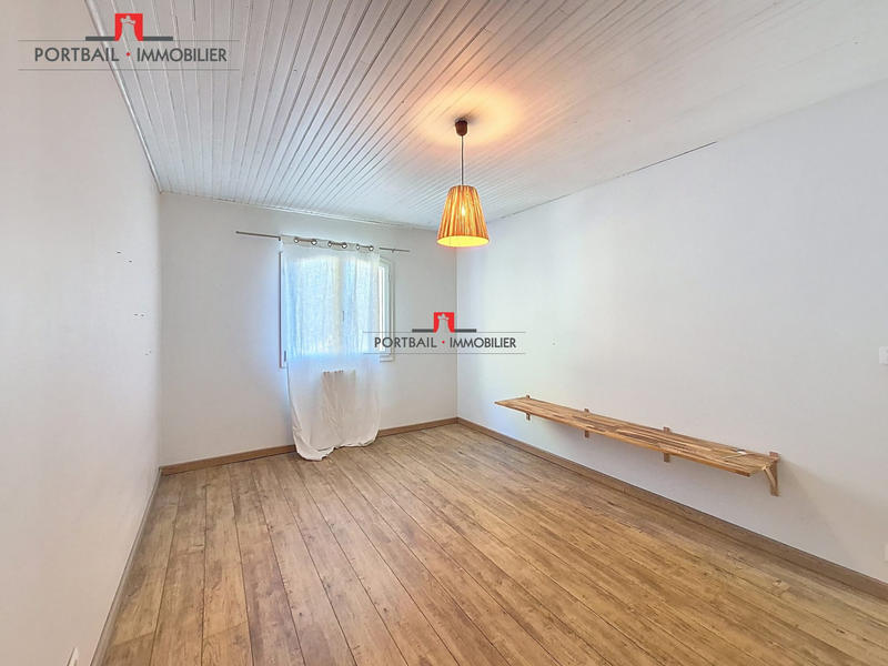 Maison traditionnelle - 240 m² - 6 pièces