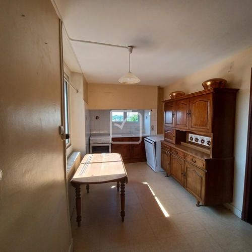 Maison - 95 m² - 8 pièces