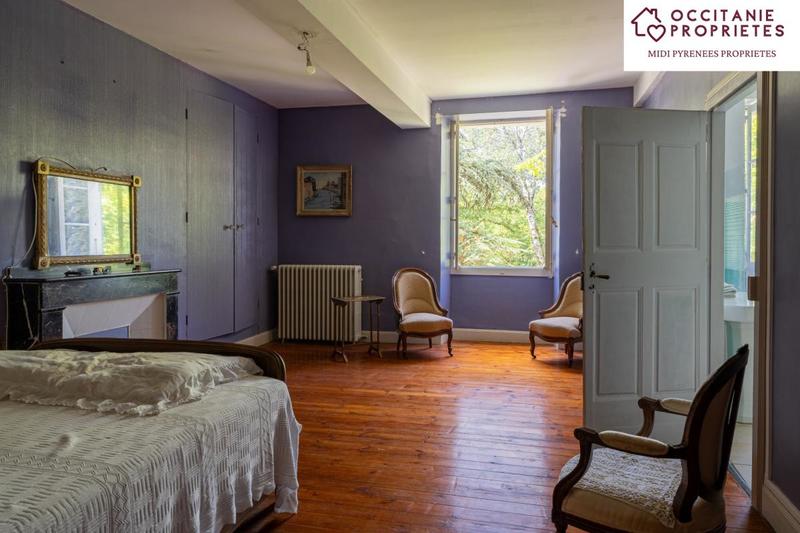 Maison de maîtres - 409 m² - 13 pièces