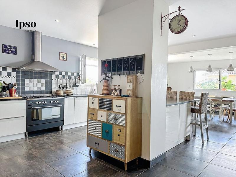 Maison - 209 m² - 6 pièces