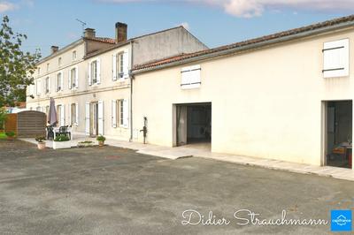 Maison - 234 m² - 7 pièces