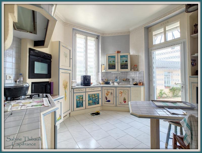 Maison - 196 m² - 7 pièces