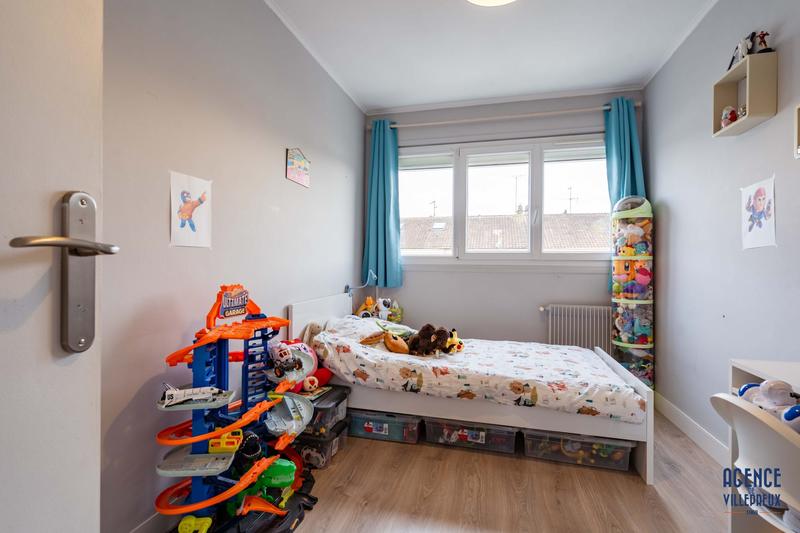 Maison - 92 m² - 5 pièces