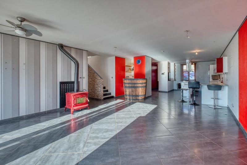 Maison - 270 m² - 9 pièces