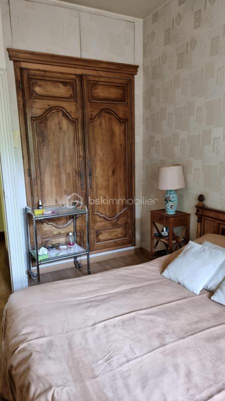 Maison - 214 m² - 8 pièces