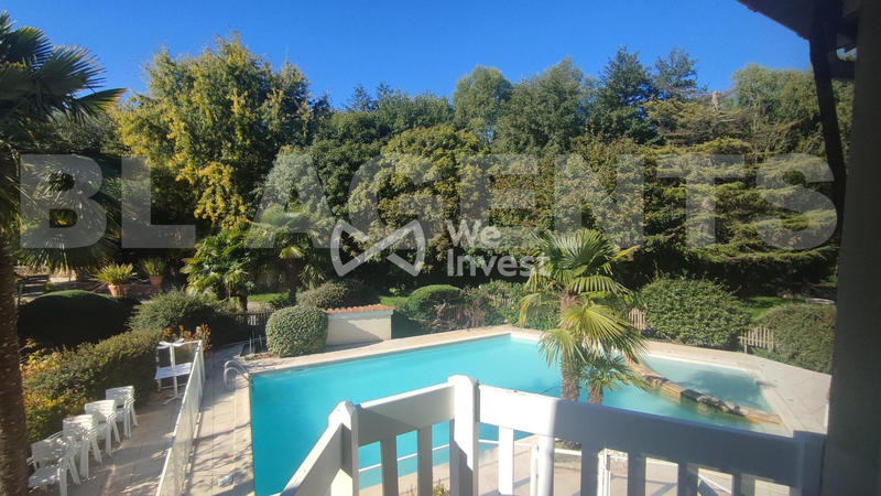 Immeuble - 1 300 m²