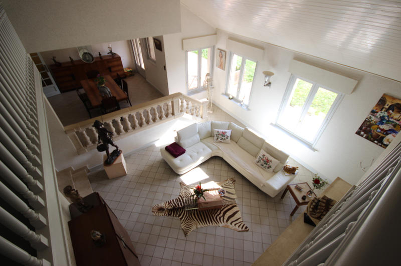 Maison - 234 m² - 7 pièces