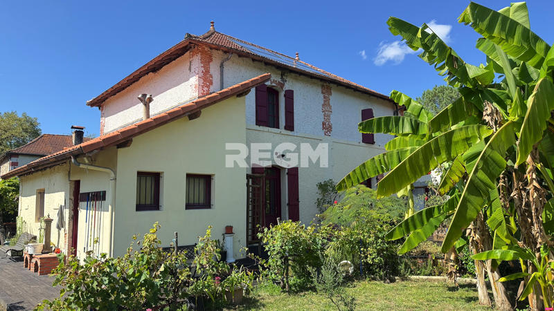 Propriété - 196 m² - 5 pièces