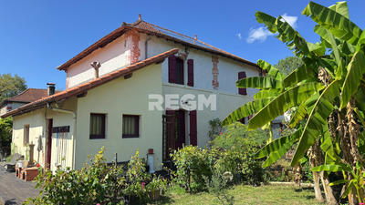 Propriété - 196 m² - 5 pièces