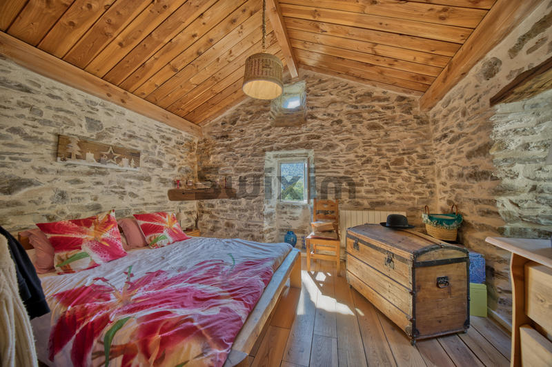 Mas - 157 m² - 8 pièces