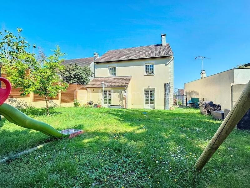 Maison - 180 m² - 6 pièces