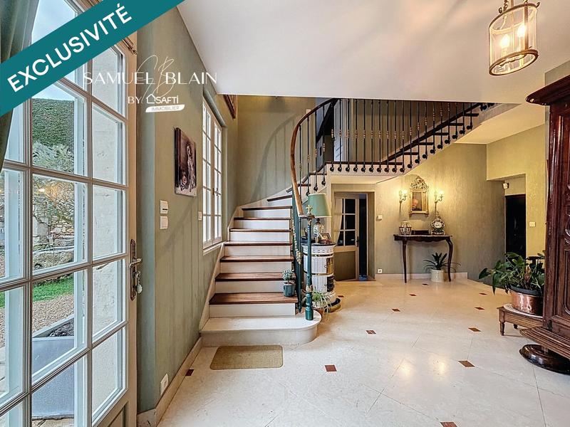 Maison de maîtres - 280 m² - 10 pièces