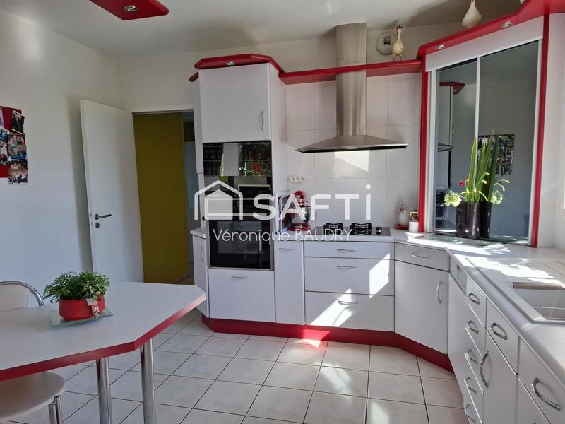 Maison - 200 m² - 6 pièces