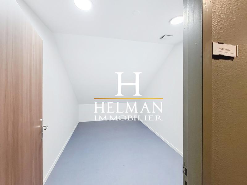 Bureau - 331 m² - 14 pièces