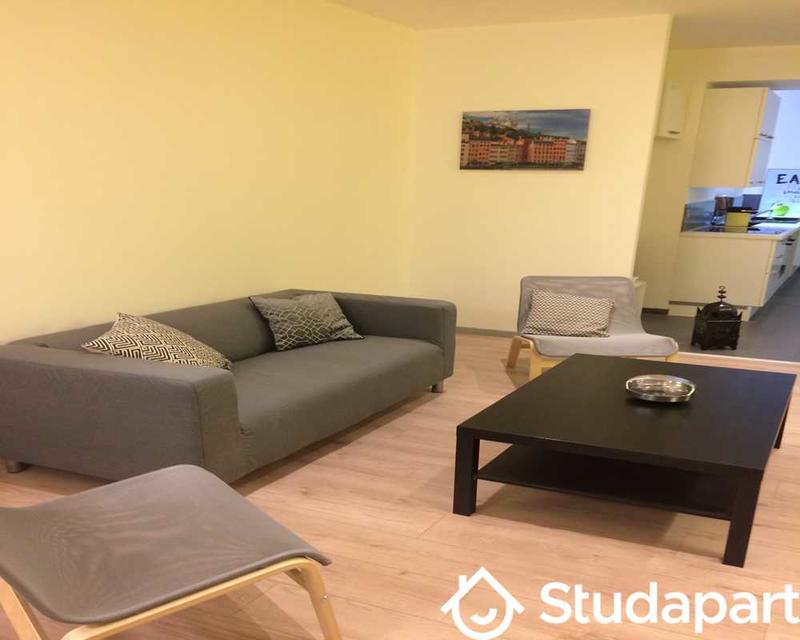 Chambre - 150 m² - 1 pièce