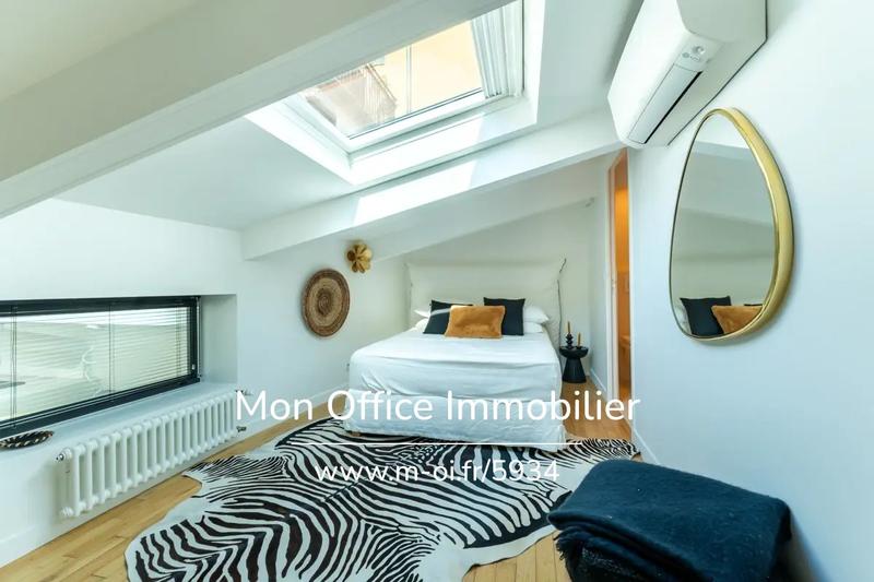 Loft - 140 m² - 4 pièces