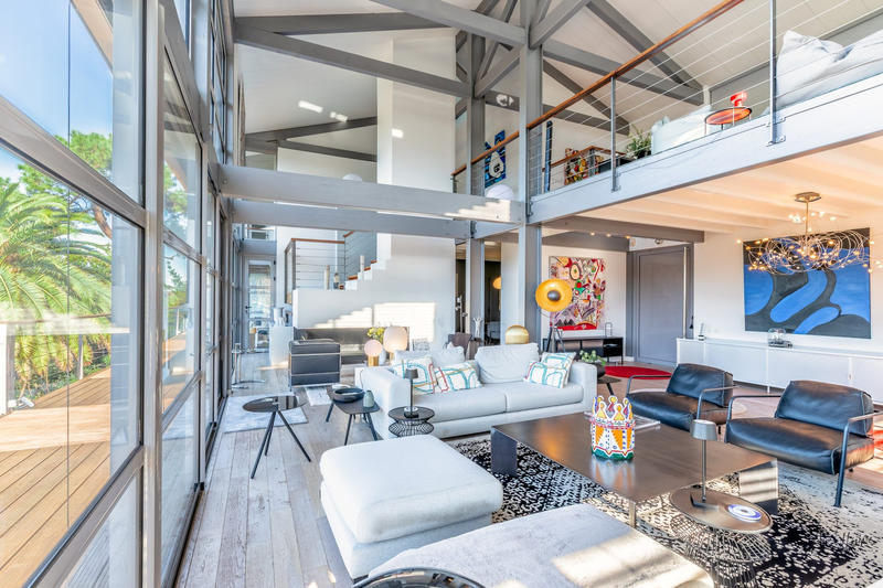 Maison contemporaine - 306 m² - 8 pièces