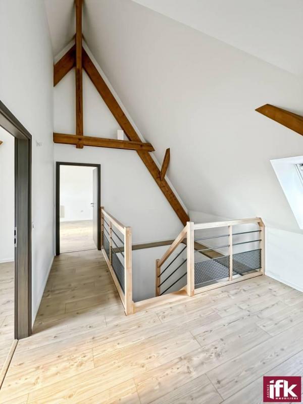 Loft - 90 m² - 5 pièces