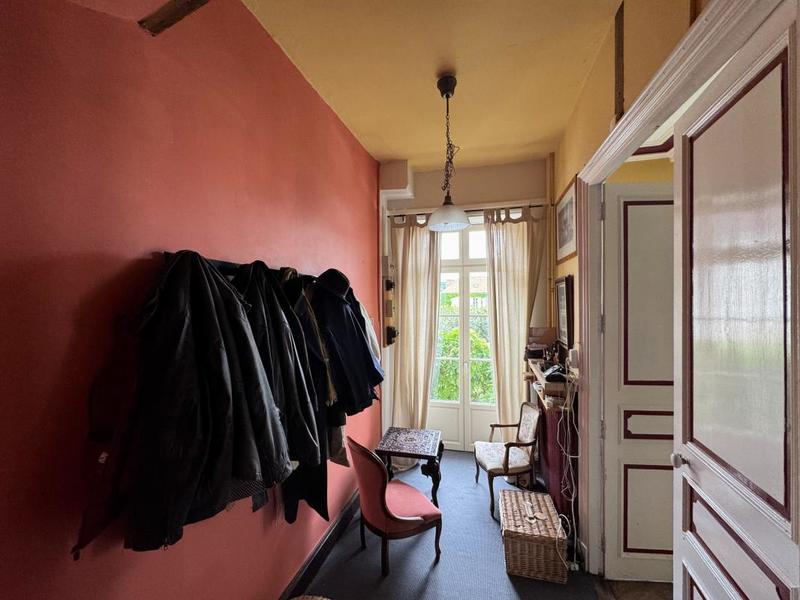 Maison - 410 m² - 16 pièces