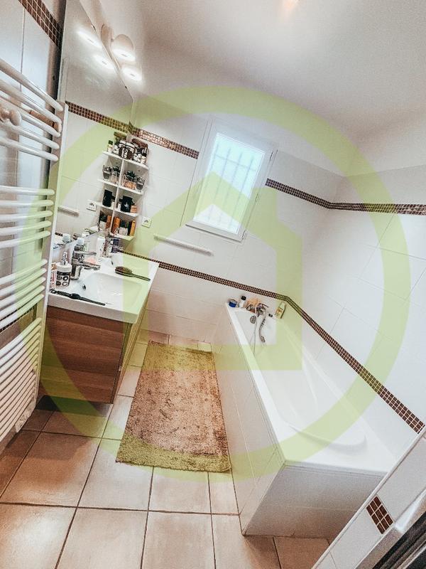 Maison - 200 m² - 7 pièces