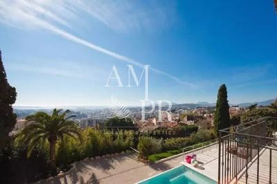 Villa - 600 m² - 8 pièces