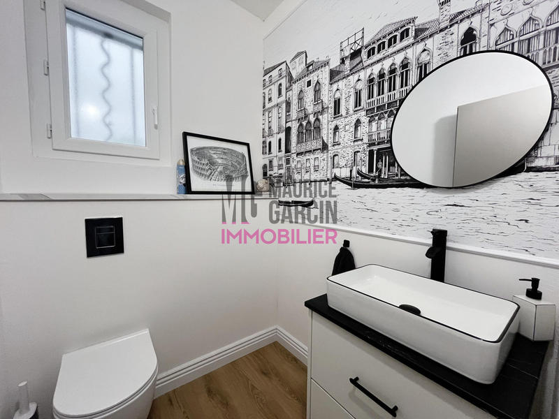 Maison - 180 m² - 6 pièces