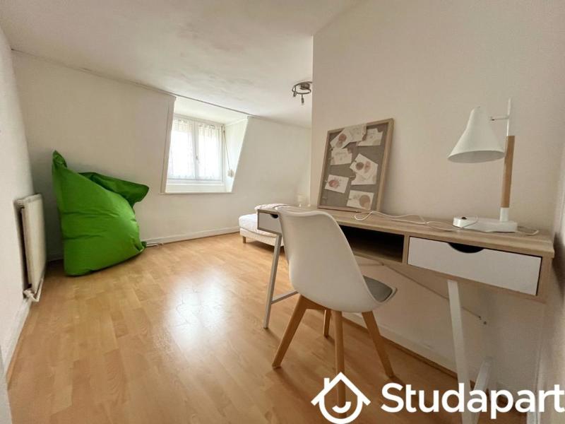 Chambre - 13 m² - 1 pièce