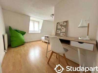 Chambre - 13 m² - 1 pièce