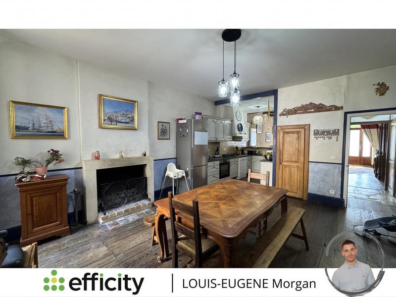 Maison - 233 m² - 8 pièces