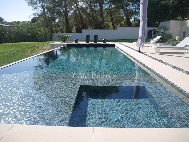 Villa - 230 m² - 6 pièces