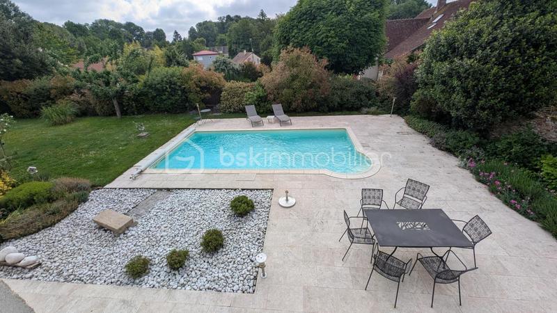 Maison en pierre - 210 m² - 7 pièces