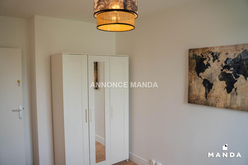 Chambre - 10 m² - 5 pièces