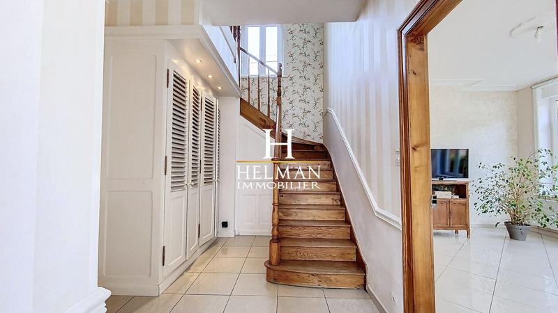 Maison - 185 m² - 6 pièces