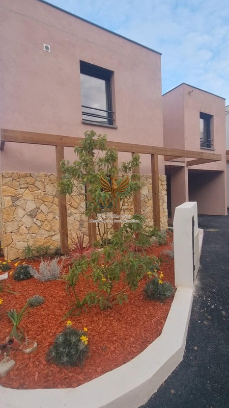 Maison - 93 m² - 4 pièces