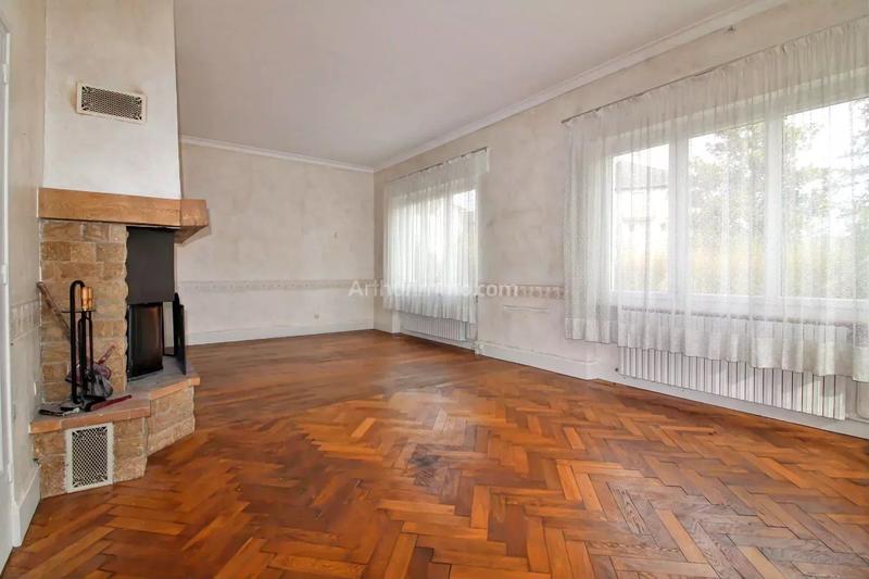 Maison - 202 m² - 7 pièces