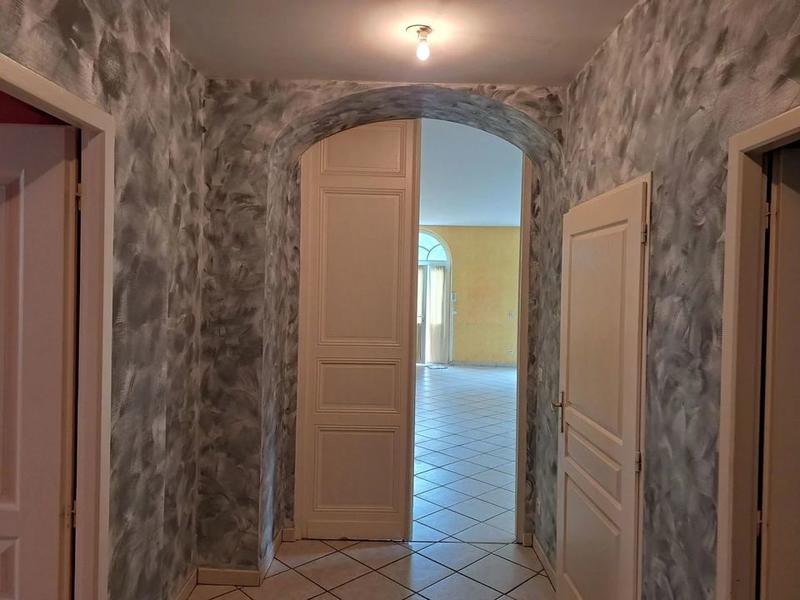 Maison - 230 m² - 8 pièces