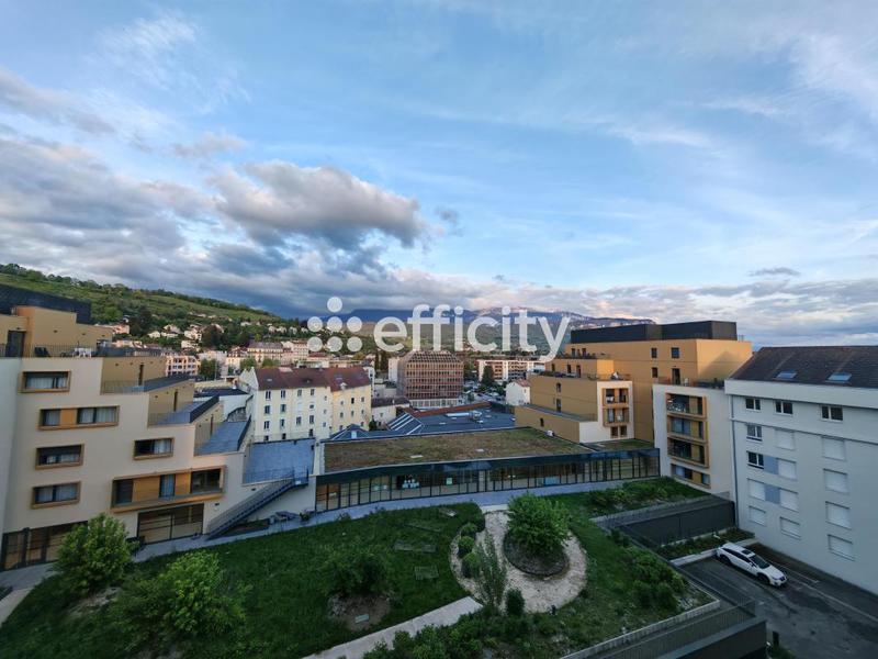 Appartement - 181 m² - 5 pièces