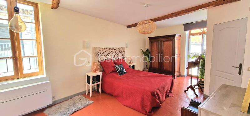 Demeure - 125 m² - 5 pièces