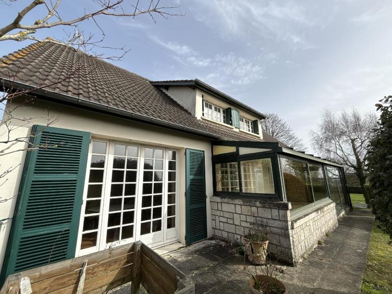 Pavillon - 218 m² - 10 pièces