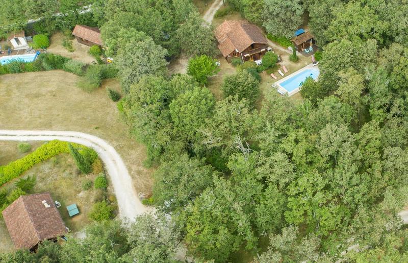 Maison - 456 m² - 26 pièces