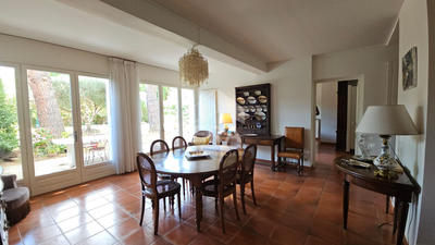 Maison - 227 m² - 7 pièces