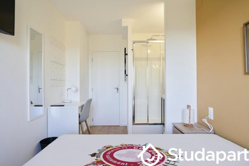 Chambre - 11 m² - 1 pièce