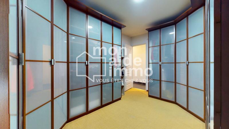 Maison - 280 m² - 7 pièces