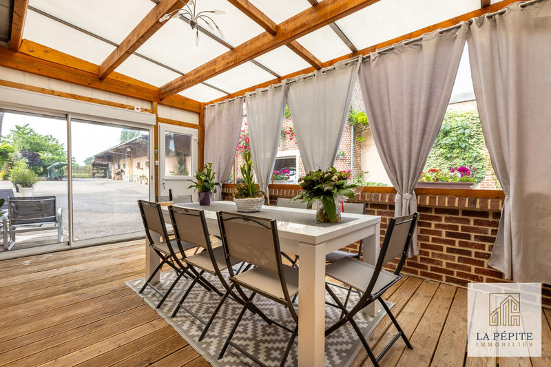 Maison - 216 m² - 6 pièces